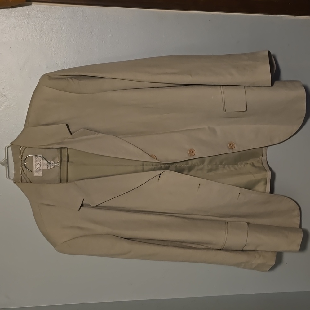 Linen look blazer. Looks great with Bohemian Skirt.